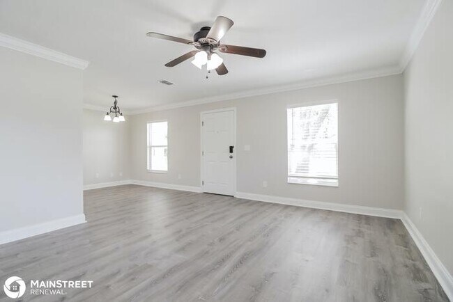 Building Photo - 505 E Palmetto Ave