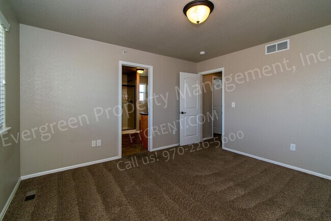 Building Photo - 3015 Denver Dr