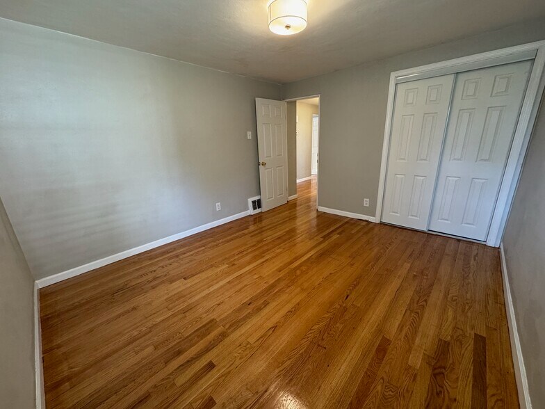 Building Photo - 6621 Marmaduke Ave