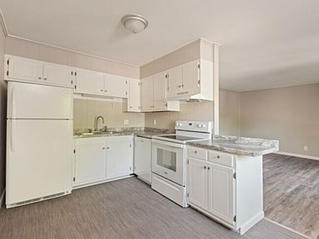 Building Photo - Myrtle Garden Apartments