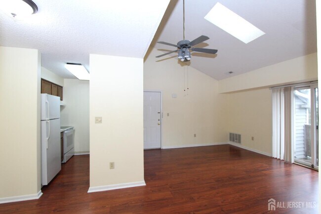 Building Photo - 5012 Ravens Crest Dr