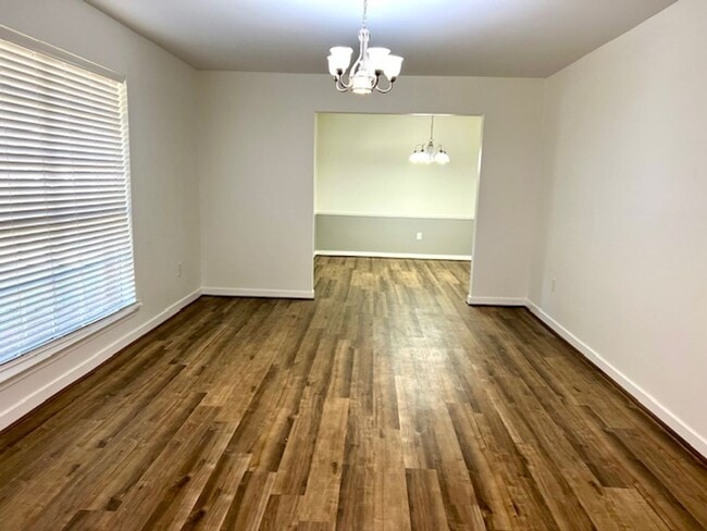 Building Photo - Corner Lot Brick Huntleigh Woods