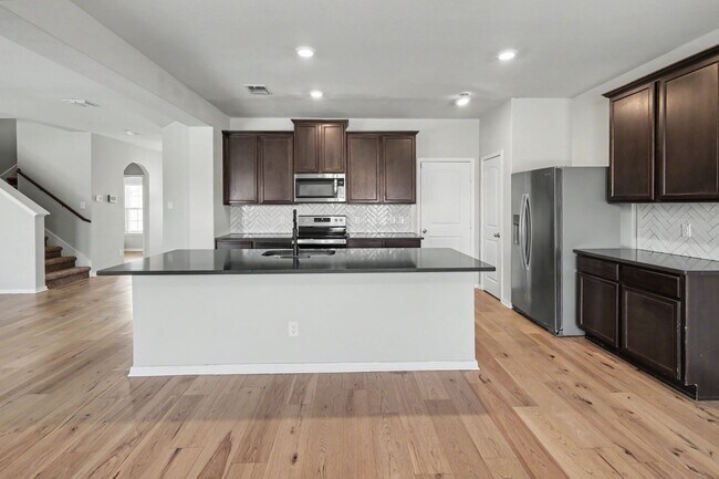 Building Photo - 4 Bed, 2.5 Bath Home in Hightop Ridge with Open Floor Plan