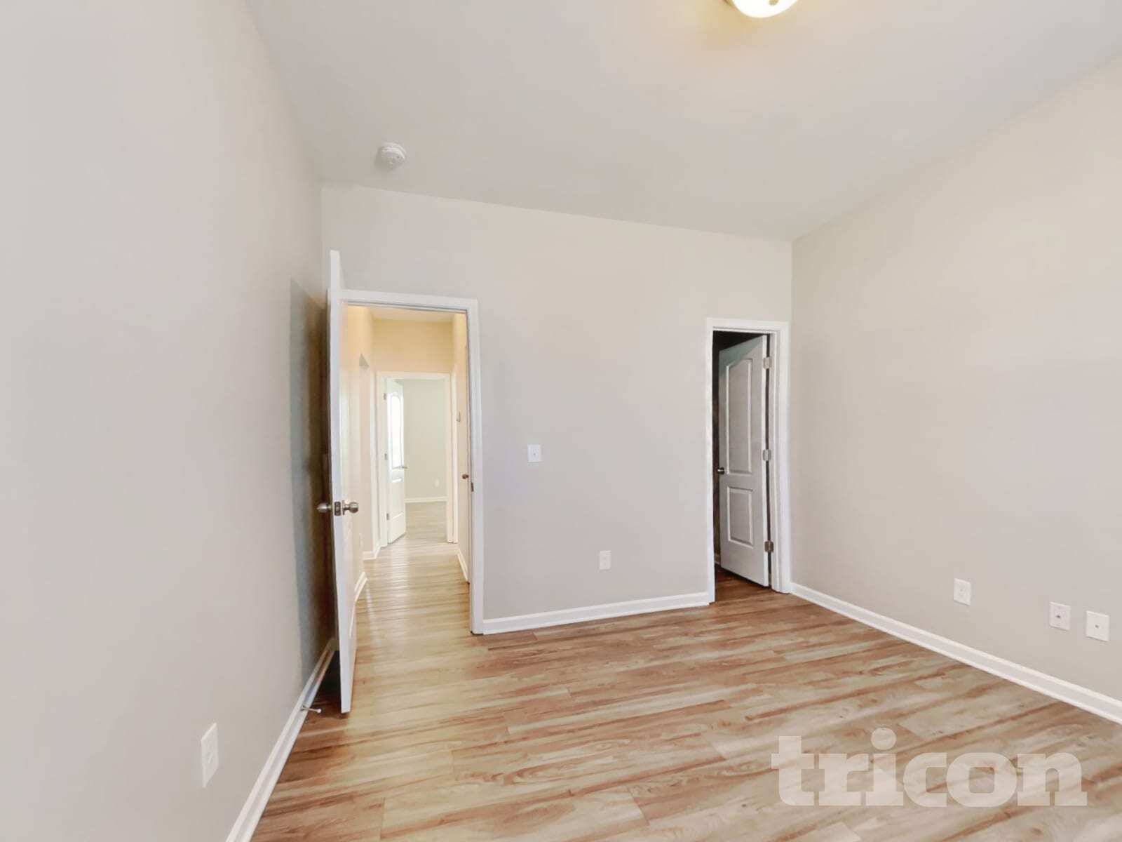 Building Photo - 1933 Pavilion Dr