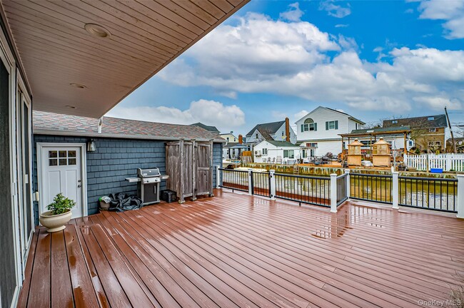 Building Photo - 71 S Bay Dr