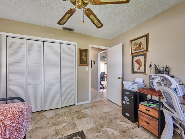 Building Photo - 519 SW 18th St