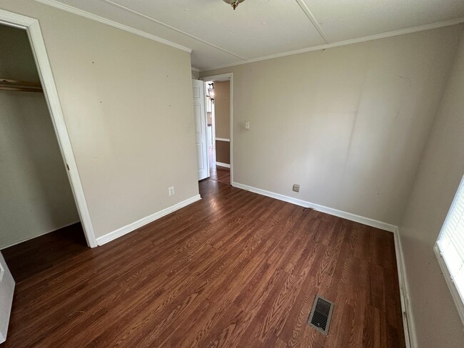 Building Photo - Nice Doublewide with Fenced in Yard