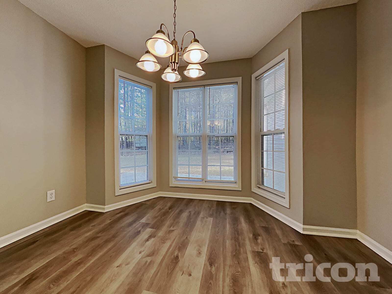 Building Photo - 1607 Amalie Dr