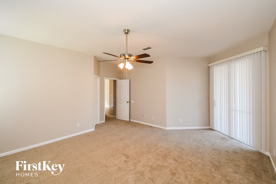 Building Photo - 10537 Castlebar Glen Dr S