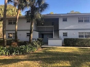 Building Photo - 584 Fairways Ln