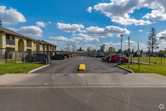 Building Photo - Coventry Place Apartments