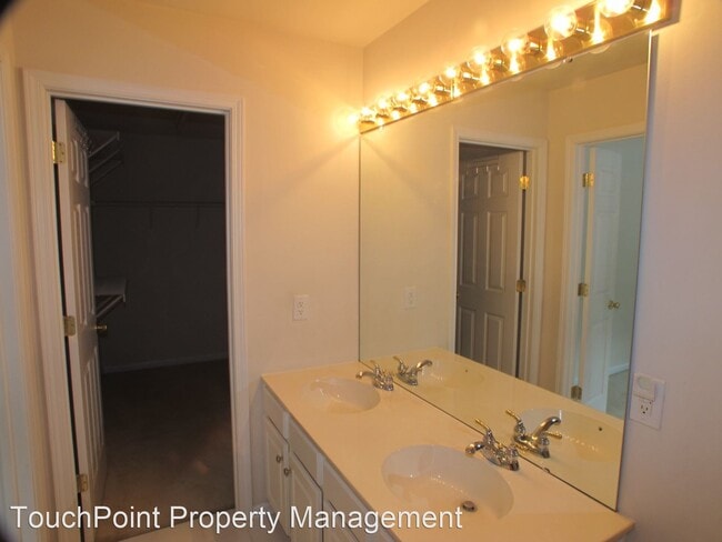 Building Photo - 2 br, 4 bath House - 5431 Dockery Drive