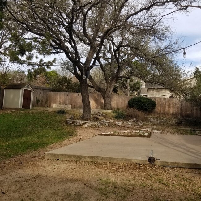 Building Photo - Stunning Home - North Cat Mountain - 4 bed...