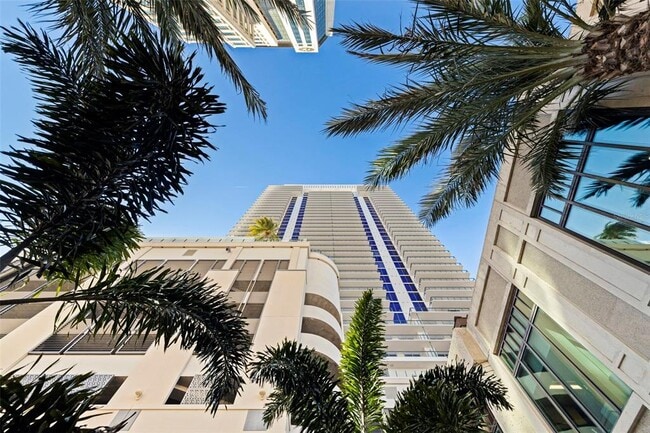 Building Photo - 275 1st Ave S