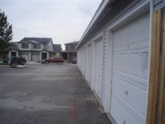 Building Photo - 2220 S Amy Ave
