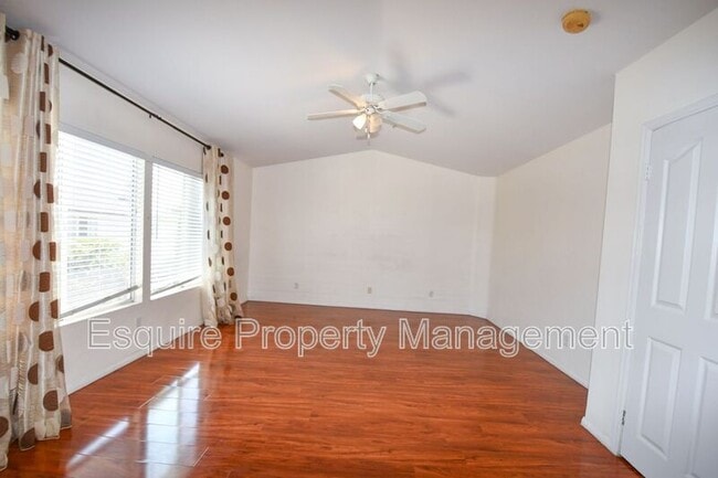 Building Photo - 512 Bolsa Way