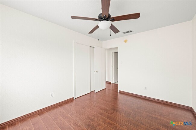 Building Photo - 1706 Bristol Dr