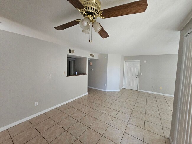 Building Photo - 1 Bedroom Condo located at Bella Club