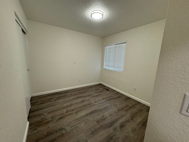 Building Photo - Freshly Remodeled 4 bedroom in Red Rock- RV Parking, low maintenance yard and pets welcome!