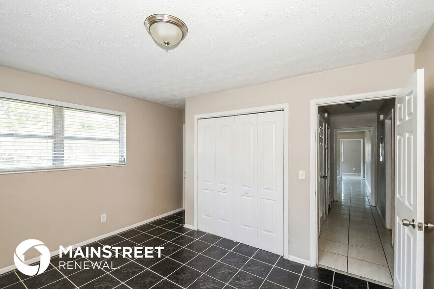 Building Photo - 6430 Lucente Dr