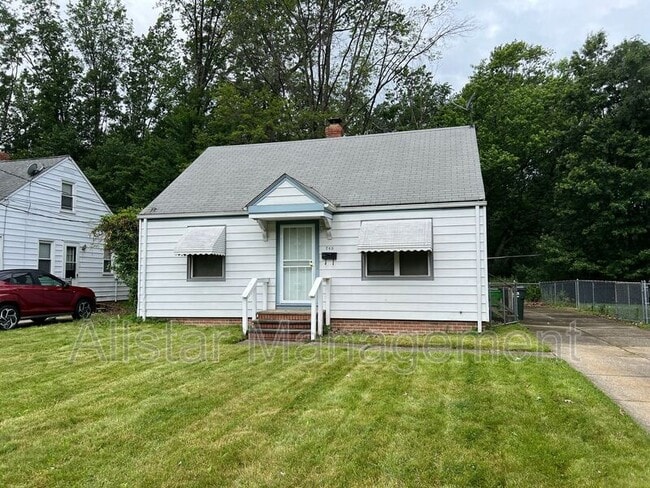 Primary Photo - 740 E 254th St