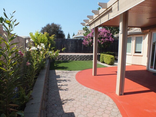 Building Photo - 3/2 Folsom Broadstone Village with outdoor...