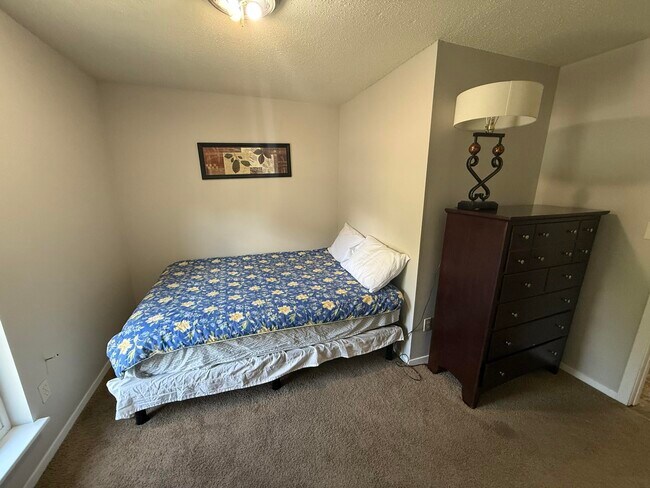 Building Photo - 205 Wheaton Ct