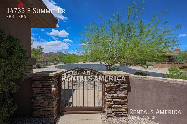Building Photo - Beautiful 3-Bed/3-bath home in Fountain Hi...