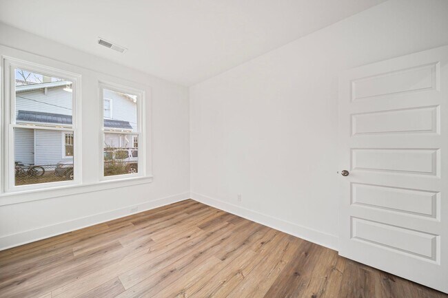 Building Photo - 1703 Lowder St