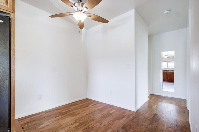 Building Photo - Charming 2BR Home with Attached Garage, Private Patio and a Friendly Community!