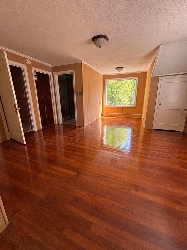 Building Photo - 2 bed 2 bath home in Historic District