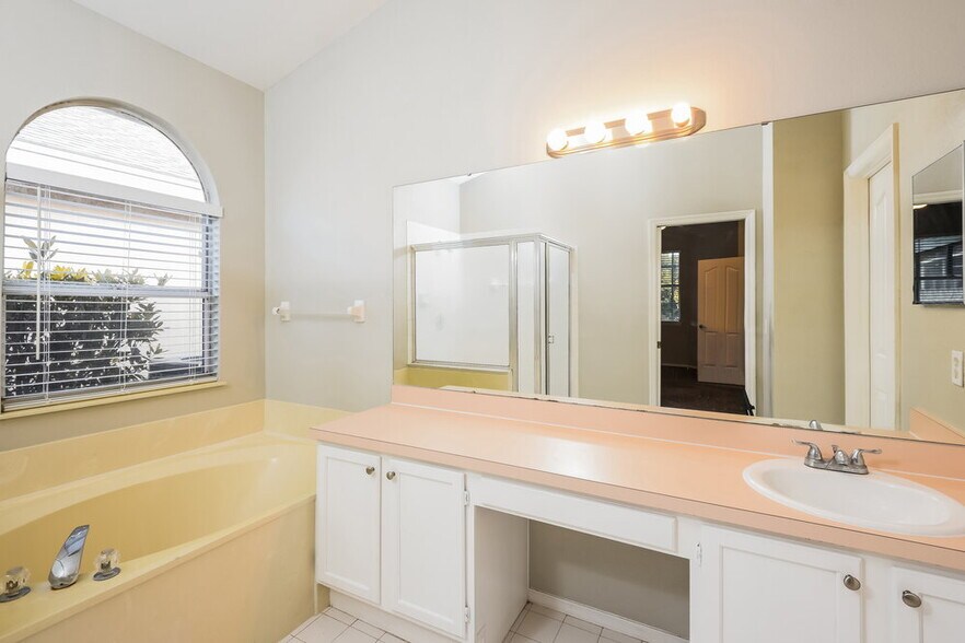 Building Photo - 7247 Somersworth Dr