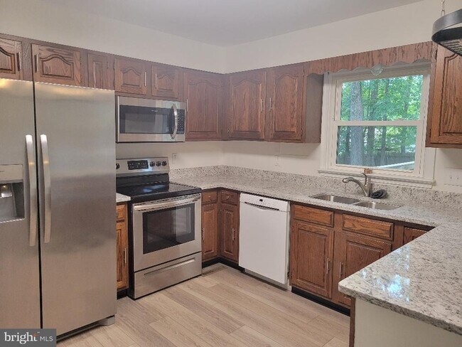 Building Photo - 104 Crutchfield Cir