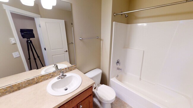 Building Photo - Navy Yard City 3 Bedroom Available for Ren...