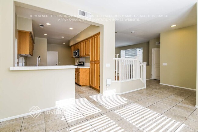 Building Photo - 1232 Date Palm Dr