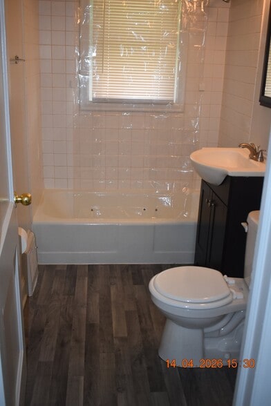 Building Photo - 5705 Fontenelle Blvd