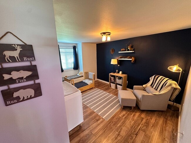 Building Photo - Beautiful Designer 3 bedroom home in Quiet...