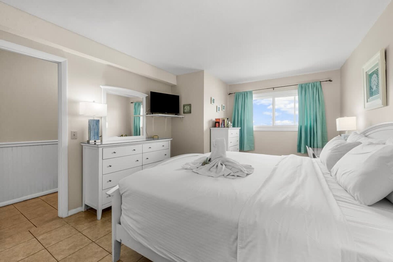 Building Photo - 8743 Thomas Dr