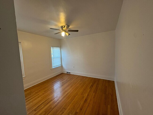 Building Photo - 258 Hickok Ave