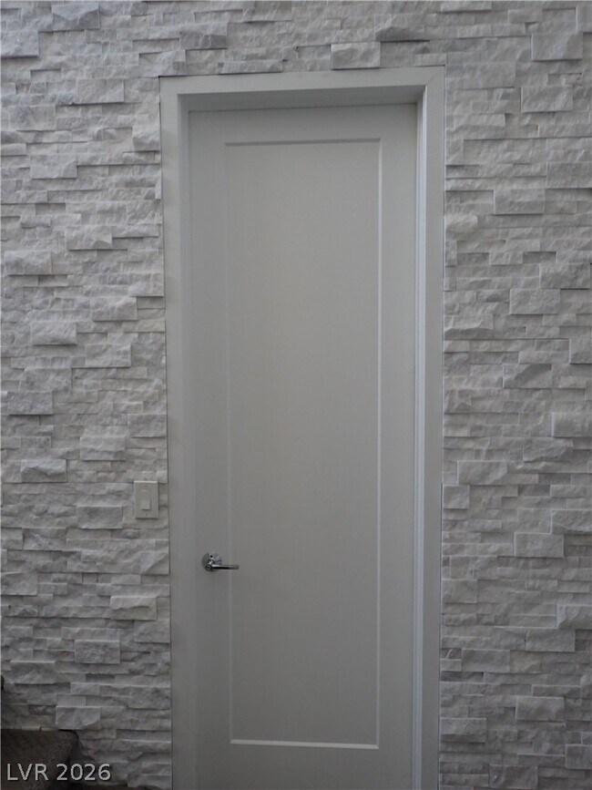 Building Photo - 10226 Jade Gardens Dr