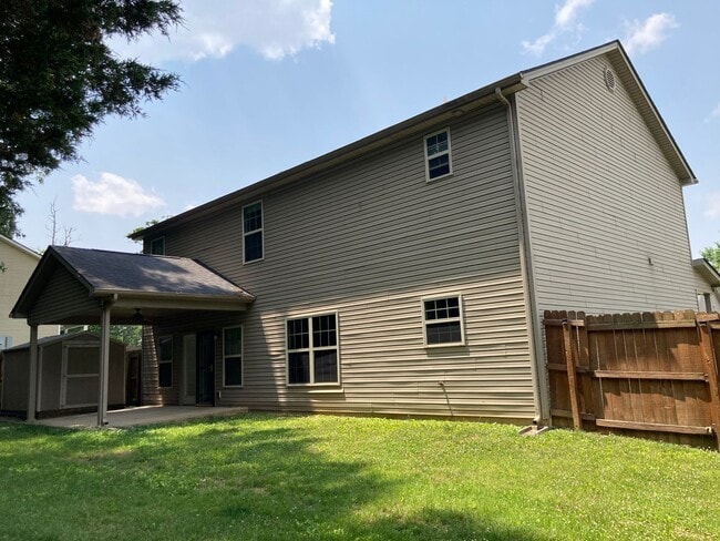 Building Photo - 103 Ashmore Ct