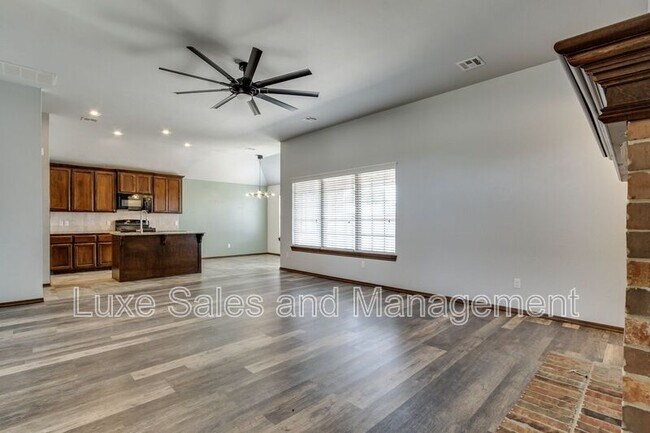 Building Photo - 1174 Misty Dr NW