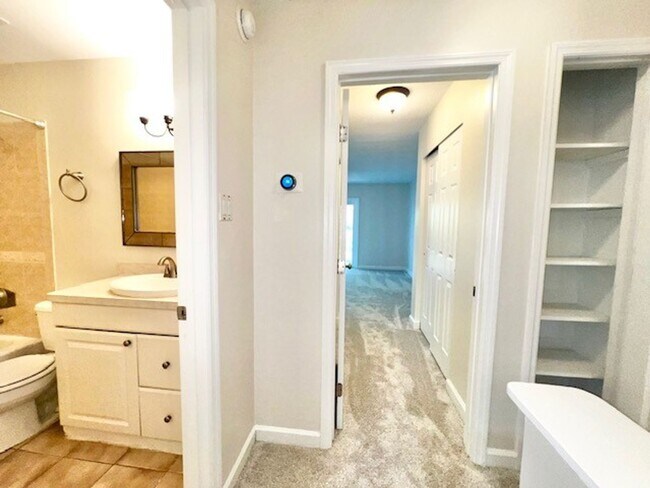 Building Photo - 2X2.5 -MOVE IN NOW! NEW LVP FLOORING ON 1ST FLOOR! NEW CARPET ON 2ND FLOOR! WATER VIEWS! CALL TOD...