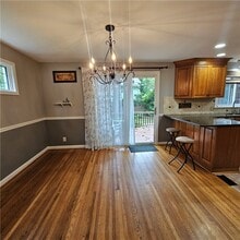 Building Photo - 50 Greenview Dr