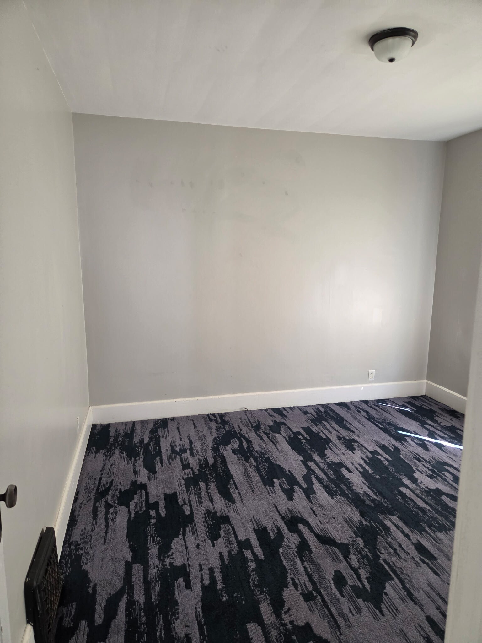 Bedroom - 802 N Governor St