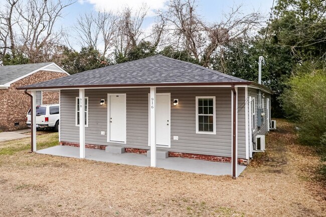 Building Photo - 918 Star St