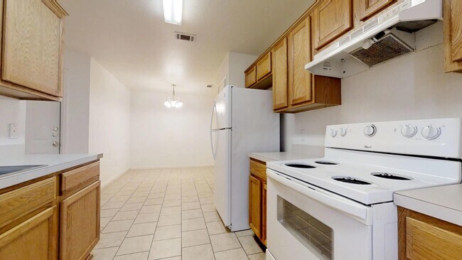Building Photo - ALL TILE DUPLEX IN NOLANVILLE!!!