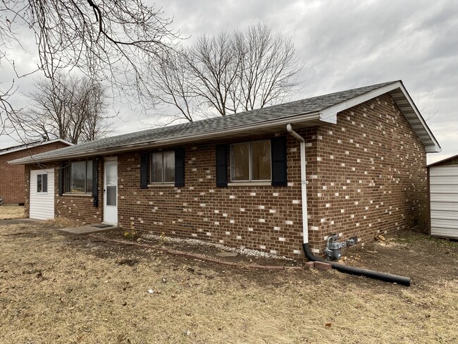 Building Photo - 2727 Angela Dr