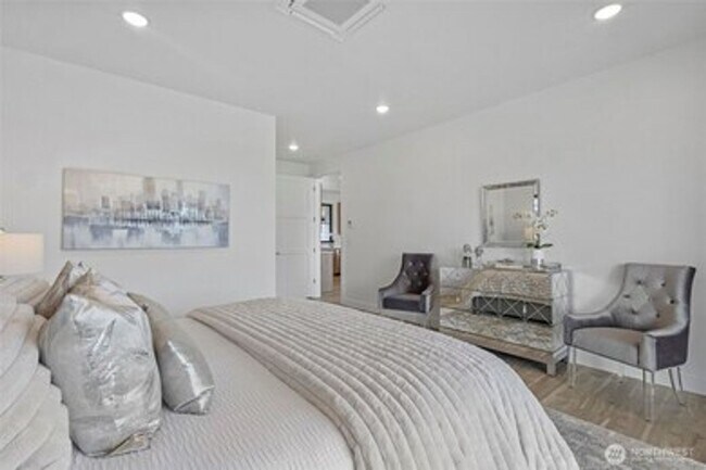 Building Photo - Brand NEW 3 Bedroom Condo for rent in Lynden!