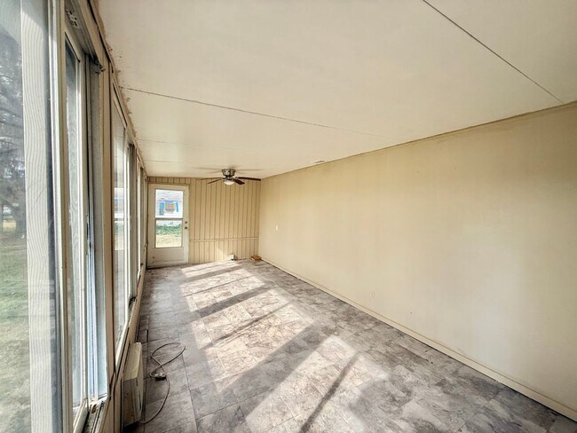 Building Photo - Enjoy the peace and quiet in this secluded home located on private lake!!!